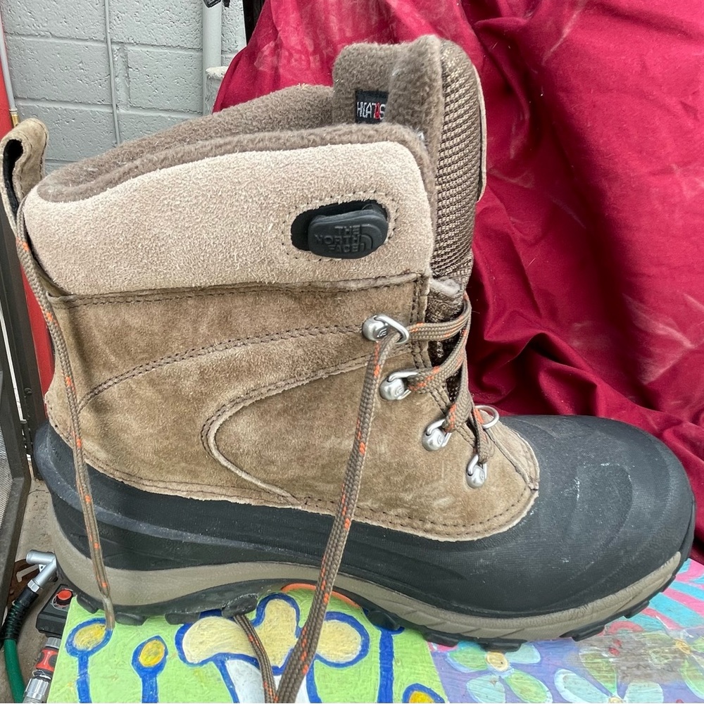 Northface Heatseeker Men’s boots neverworn size 10.5